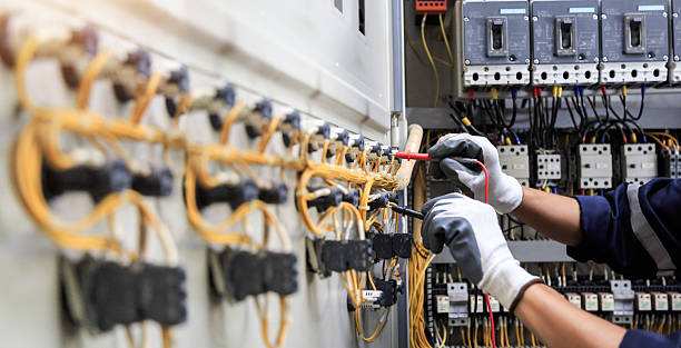 Professional Electrician technician working in Louisville, OH